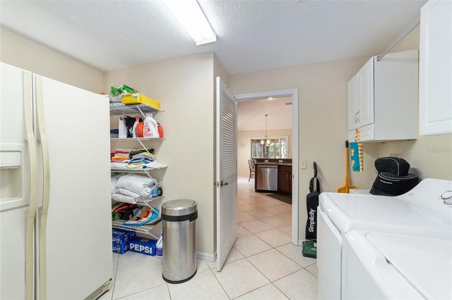 867 CASTLEBERRY CIRCLE, The Villages, FL 32162