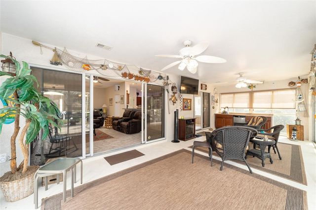 867 CASTLEBERRY CIRCLE, The Villages, FL 32162