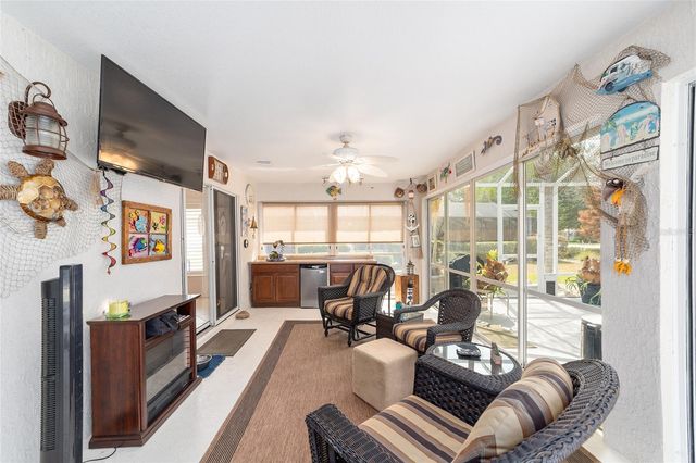 867 CASTLEBERRY CIRCLE, The Villages, FL 32162