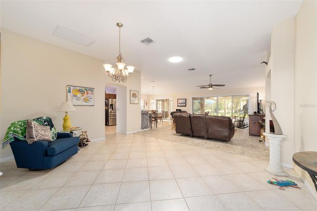 867 CASTLEBERRY CIRCLE, The Villages, FL 32162