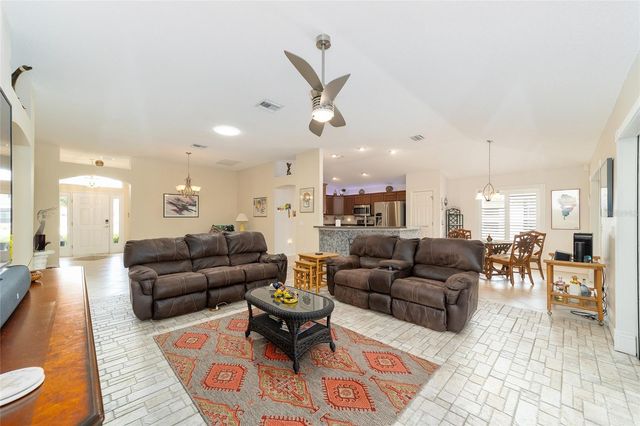 867 CASTLEBERRY CIRCLE, The Villages, FL 32162