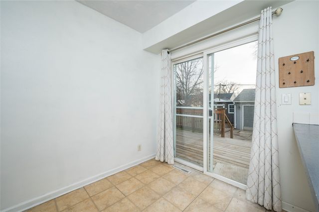 5722 Lincoln Avenue, Des Moines, IA 50310