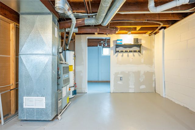 5722 Lincoln Avenue, Des Moines, IA 50310