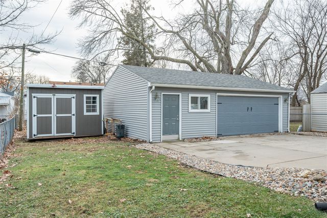 5722 Lincoln Avenue, Des Moines, IA 50310