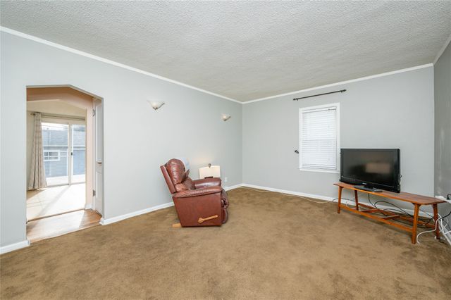 5722 Lincoln Avenue, Des Moines, IA 50310