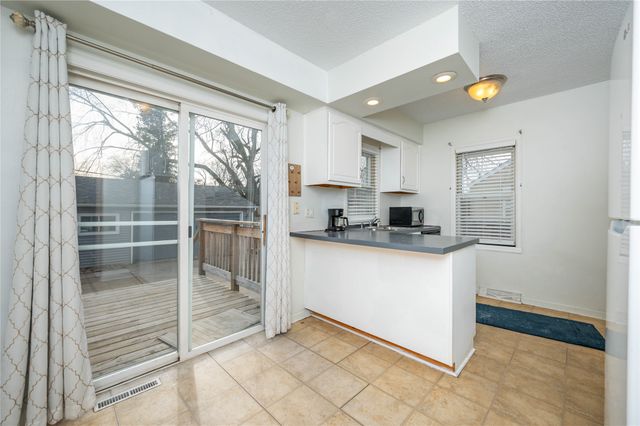 5722 Lincoln Avenue, Des Moines, IA 50310