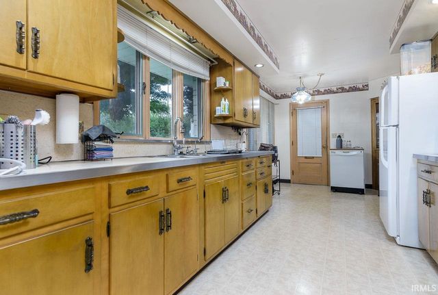 66464 State Rd 15, Goshen, IN 46526