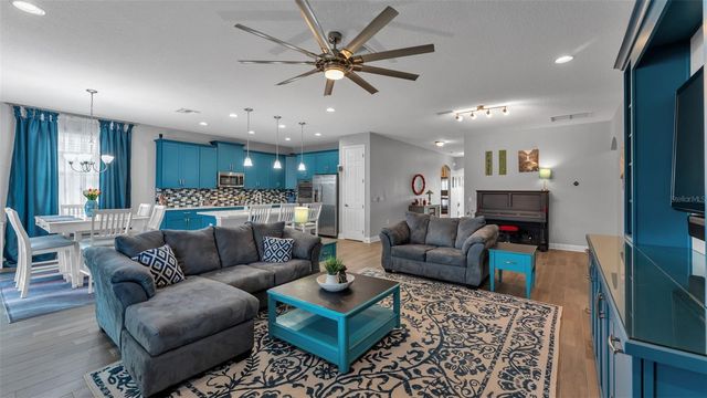 1929 VIA LAGO DRIVE, Lakeland, FL 33810