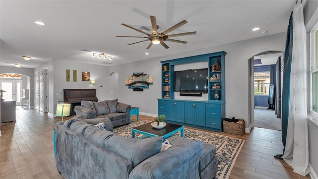 1929 VIA LAGO DRIVE, Lakeland, FL 33810