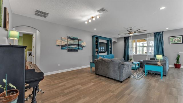 1929 VIA LAGO DRIVE, Lakeland, FL 33810