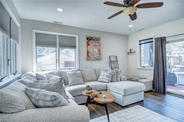 2404 Bidgood DR, Portsmouth, VA 23703