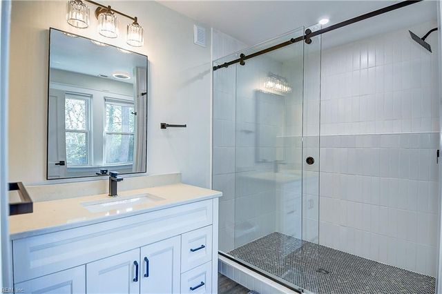 2404 Bidgood DR, Portsmouth, VA 23703