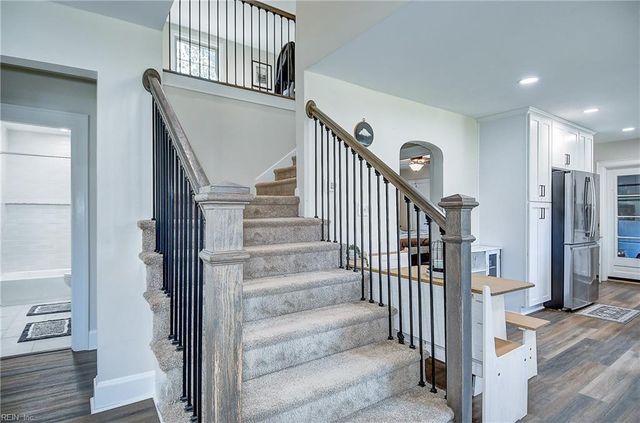 2404 Bidgood DR, Portsmouth, VA 23703