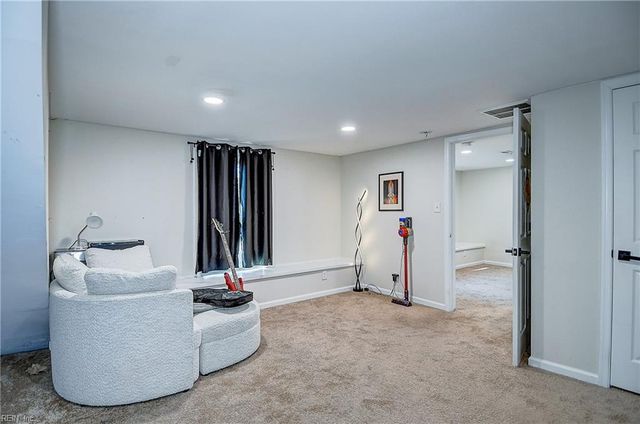 2404 Bidgood DR, Portsmouth, VA 23703