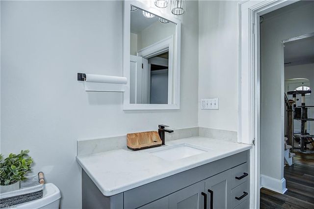 2404 Bidgood DR, Portsmouth, VA 23703