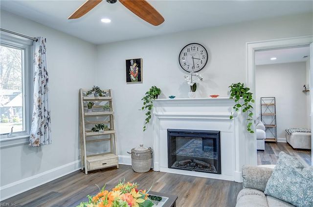 2404 Bidgood DR, Portsmouth, VA 23703