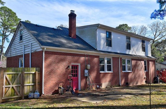 2404 Bidgood DR, Portsmouth, VA 23703