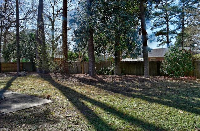 2404 Bidgood DR, Portsmouth, VA 23703