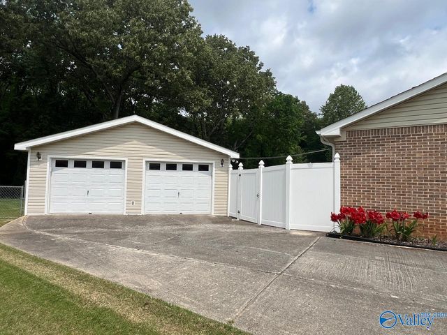 7422 Logan Drive, Huntsville, AL 35802