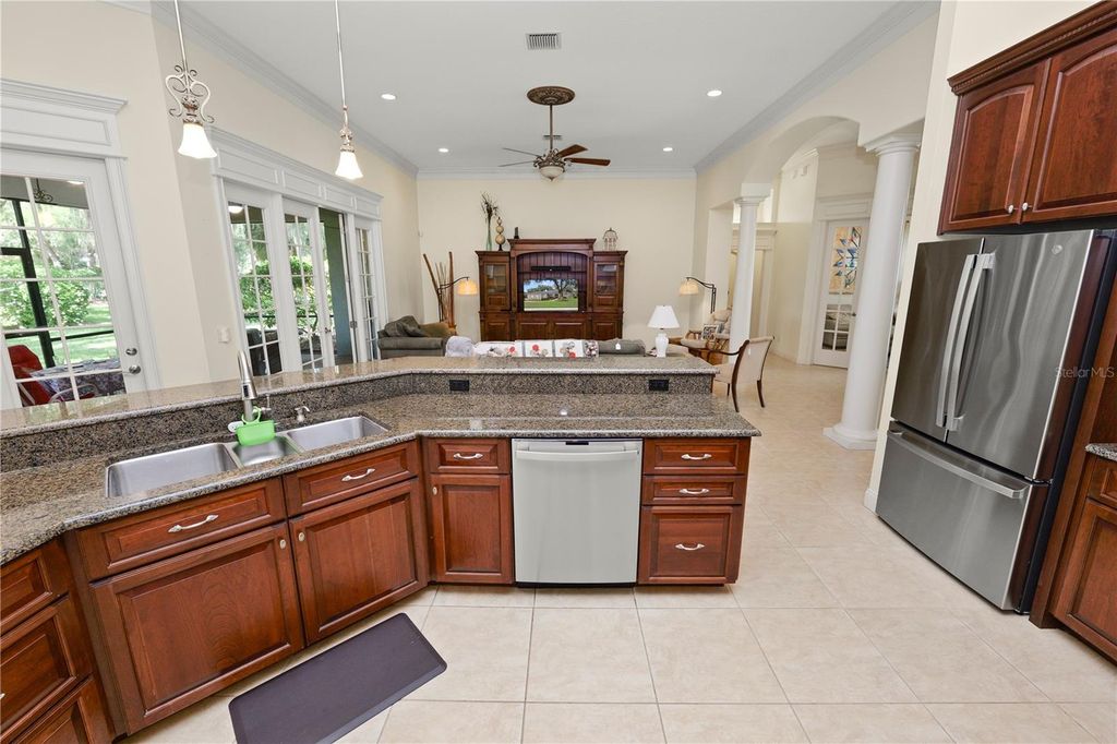 Image 12 of property listing at 6891 LACY DRIVE, Lakeland, FL 33813