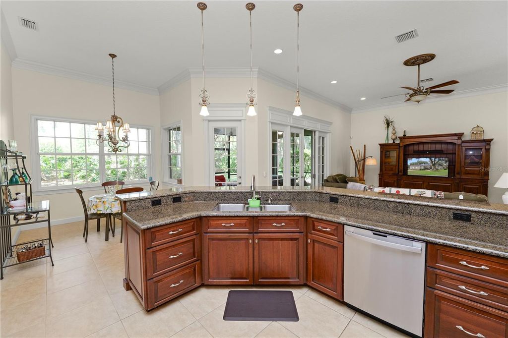 Image 17 of property listing at 6891 LACY DRIVE, Lakeland, FL 33813