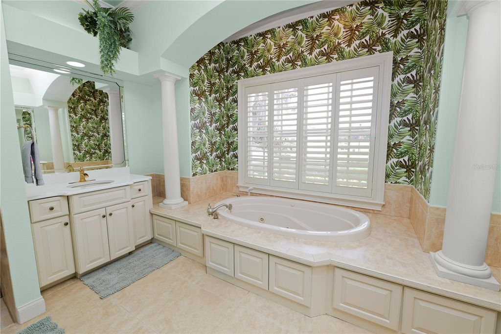 Image 30 of property listing at 6891 LACY DRIVE, Lakeland, FL 33813
