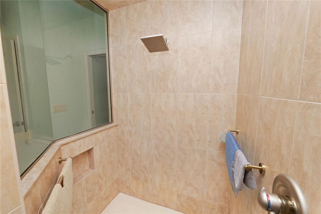 Image 33 of property listing at 6891 LACY DRIVE, Lakeland, FL 33813