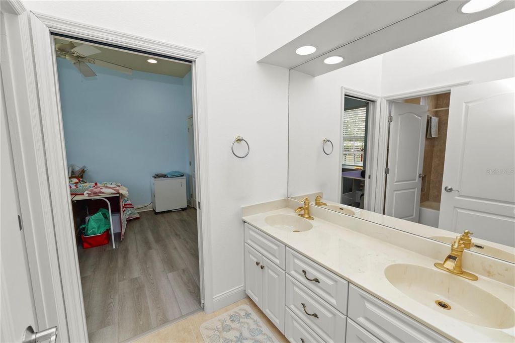Image 38 of property listing at 6891 LACY DRIVE, Lakeland, FL 33813