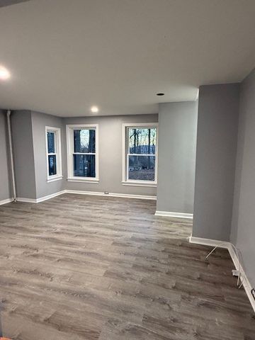 12 Ryefield Rd, Fitchburg, MA 01420
