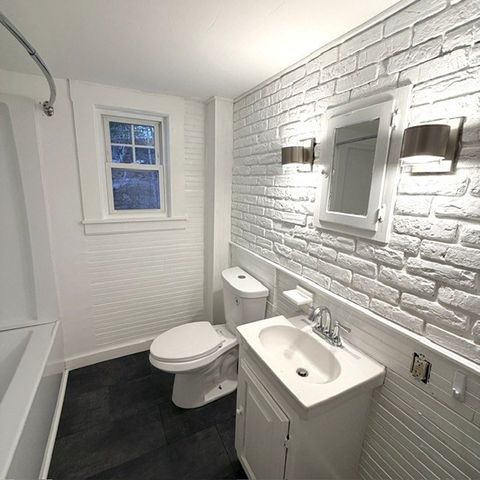 12 Ryefield Rd, Fitchburg, MA 01420