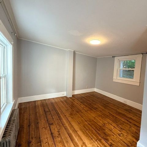 12 Ryefield Rd, Fitchburg, MA 01420
