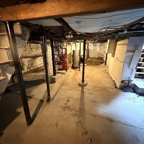 12 Ryefield Rd, Fitchburg, MA 01420