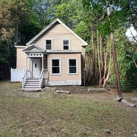 12 Ryefield Rd, Fitchburg, MA 01420
