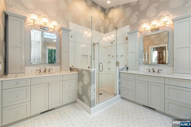 15 McDonough Place, Caldwell, NJ 07006