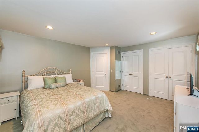 15 McDonough Place, Caldwell, NJ 07006