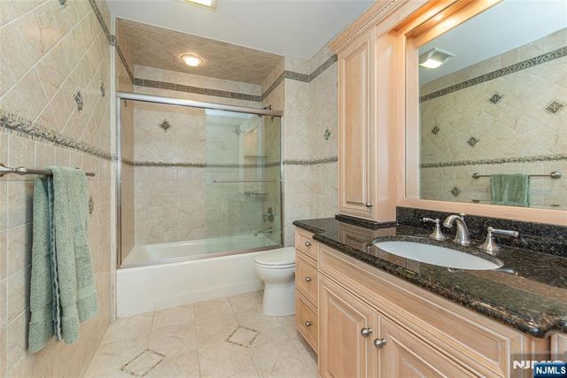 15 McDonough Place, Caldwell, NJ 07006