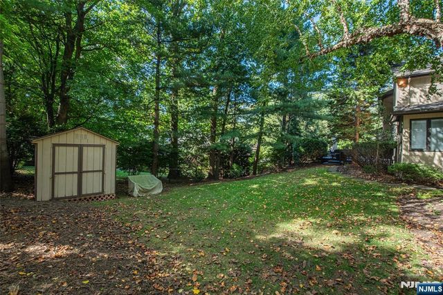 15 McDonough Place, Caldwell, NJ 07006