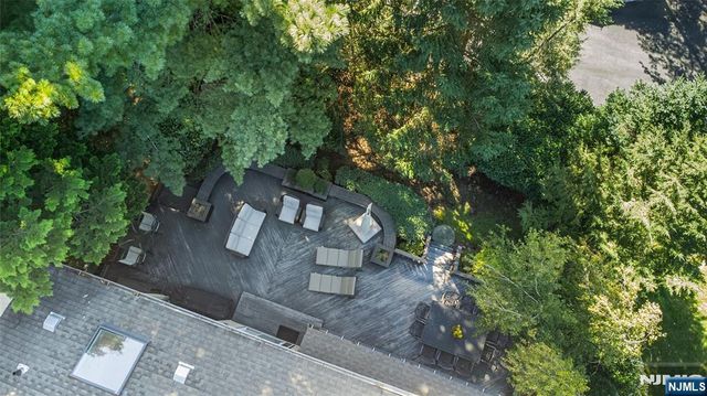 15 McDonough Place, Caldwell, NJ 07006