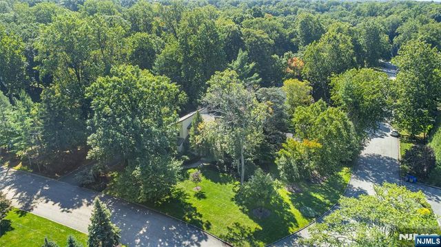 15 McDonough Place, Caldwell, NJ 07006
