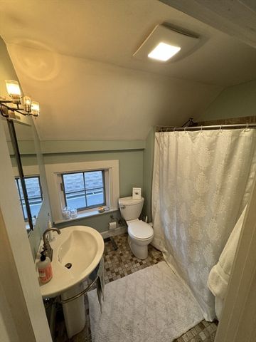 44 Mount Vernon St, Peabody, MA 01960