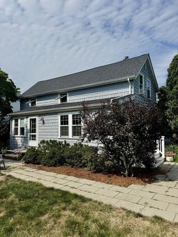 44 Mount Vernon St, Peabody, MA 01960