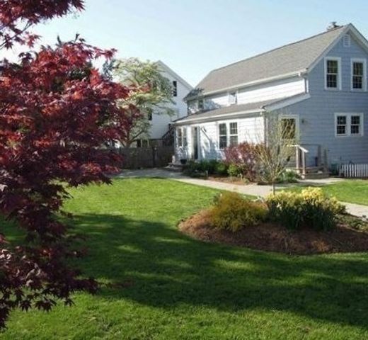 44 Mount Vernon St, Peabody, MA 01960