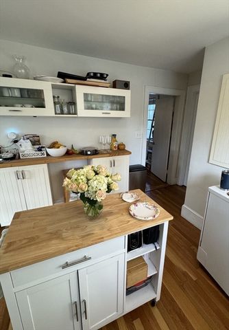 44 Mount Vernon St, Peabody, MA 01960