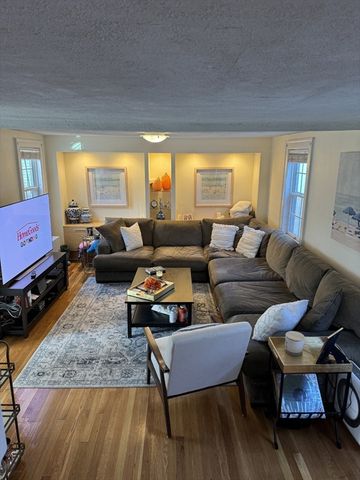 44 Mount Vernon St, Peabody, MA 01960