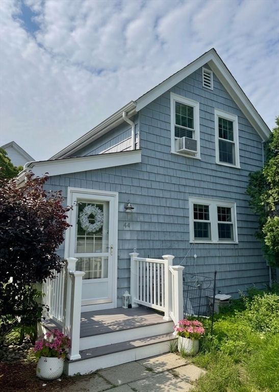 44 Mount Vernon St, Peabody, MA 01960