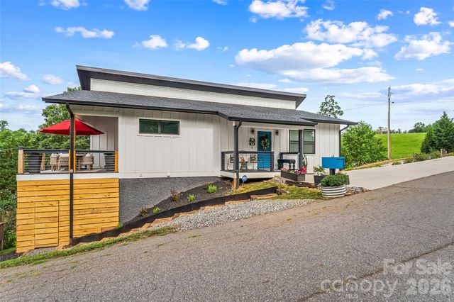 1 Little Oak Road, Leicester, NC 28748