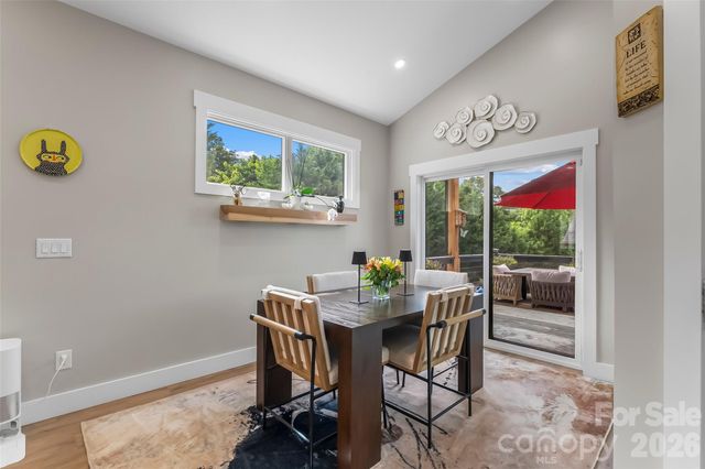 1 Little Oak Road, Leicester, NC 28748