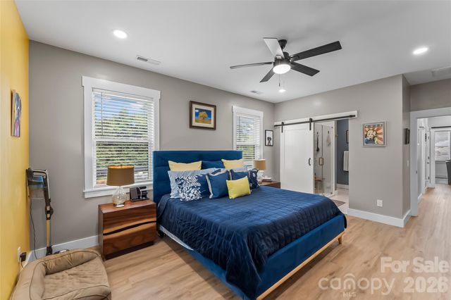 1 Little Oak Road, Leicester, NC 28748