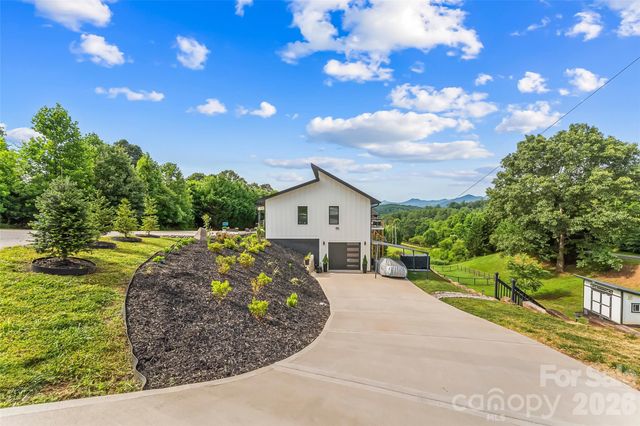 1 Little Oak Road, Leicester, NC 28748