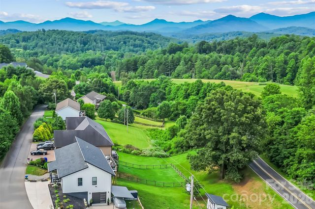 1 Little Oak Road, Leicester, NC 28748